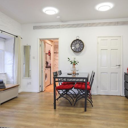 Cornhill Courtyard Apartment พอร์ทแมด็อก ภายนอก รูปภาพ
